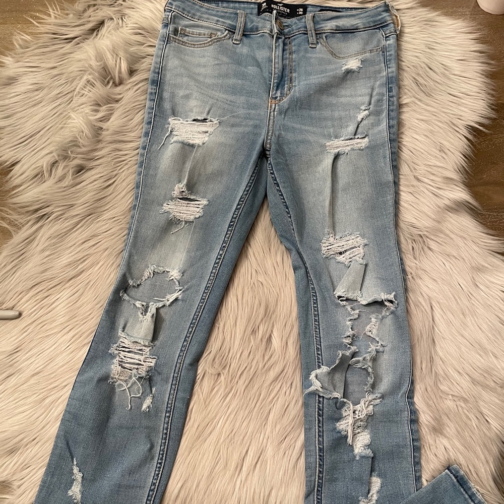 Hollister Blue Jeans Ripped 3R 26W & 30L